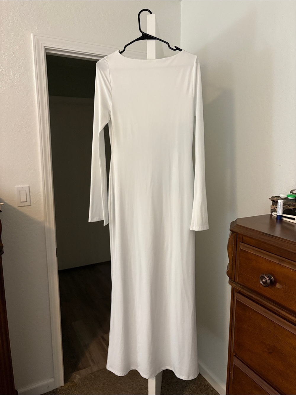 Minimalist Long Sleeve White Maxi Dress - Classic Women's Dress
